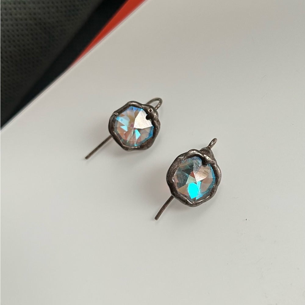 Made in Italy 100% sterling silver earrings with iridescent blue stone